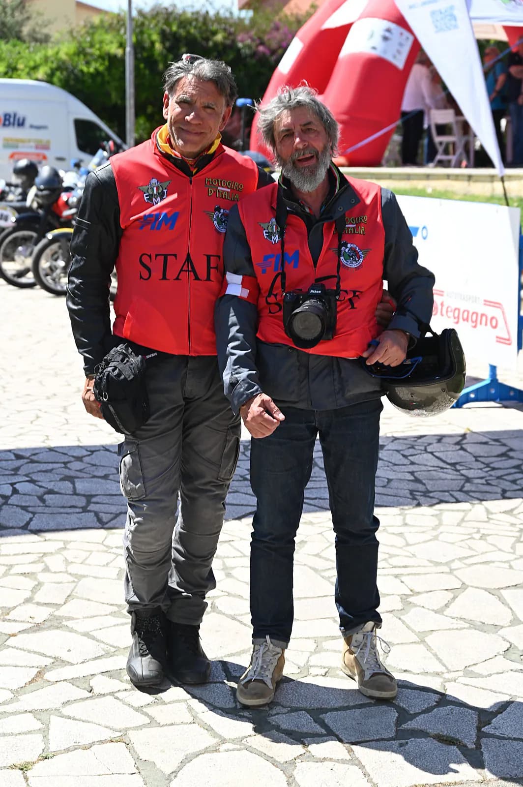 Momento conviviale tra i partecipanti del Motogiro